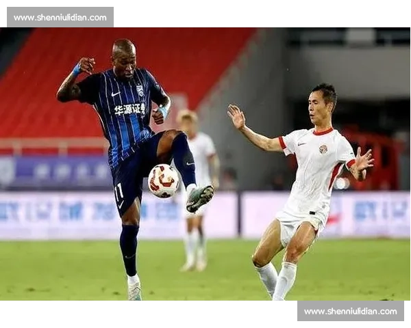 武汉三镇 2-0 青岛海牛：图多列绍尔建功 零封 + 红牌漏判引争议